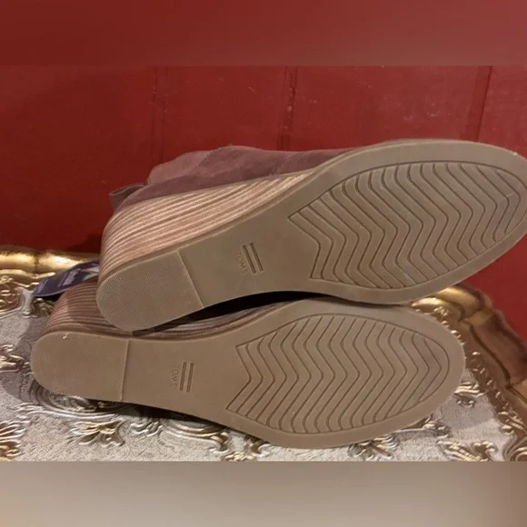 New With Tags Toms Brown Wedge Boots - Picture 7 of 9